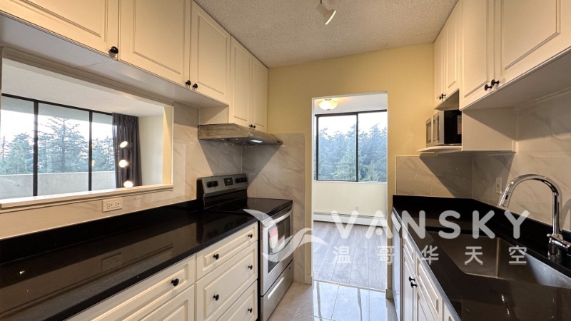 241016091547_1410-4105 Maywood Street Burnaby-v2-08.jpg